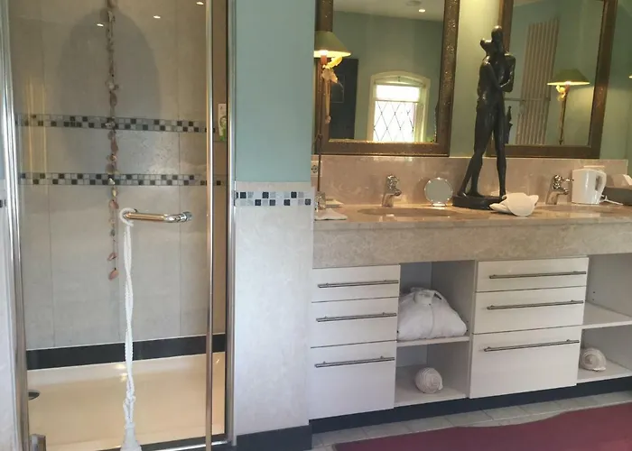 Lux Bed and breakfast 4*